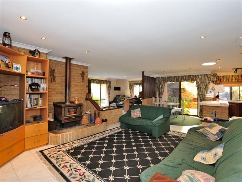 61 Mahogany Drive, Halls Head WA 6210