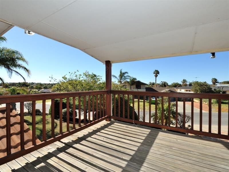 61 Mahogany Drive, Halls Head WA 6210