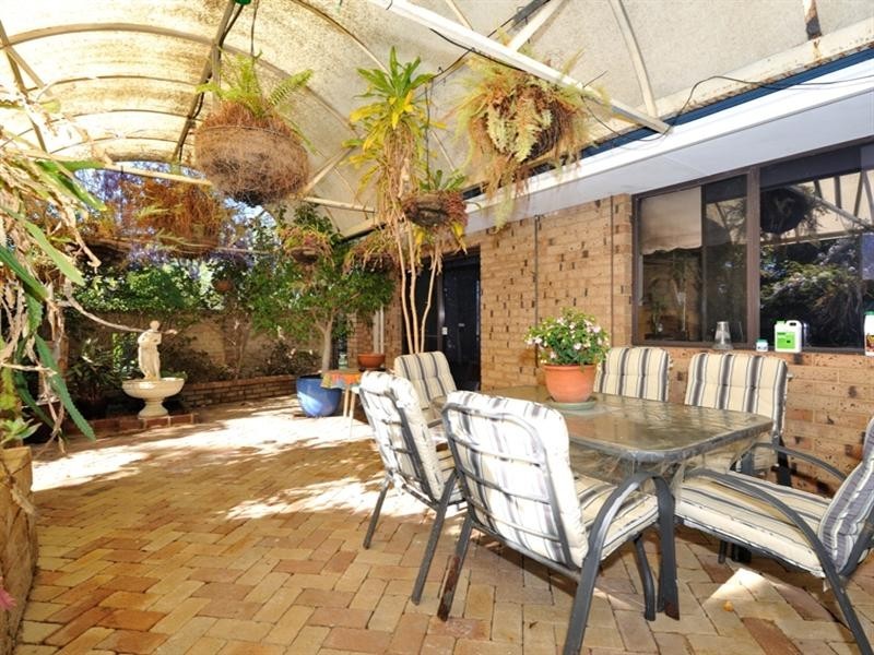 61 Mahogany Drive, Halls Head WA 6210