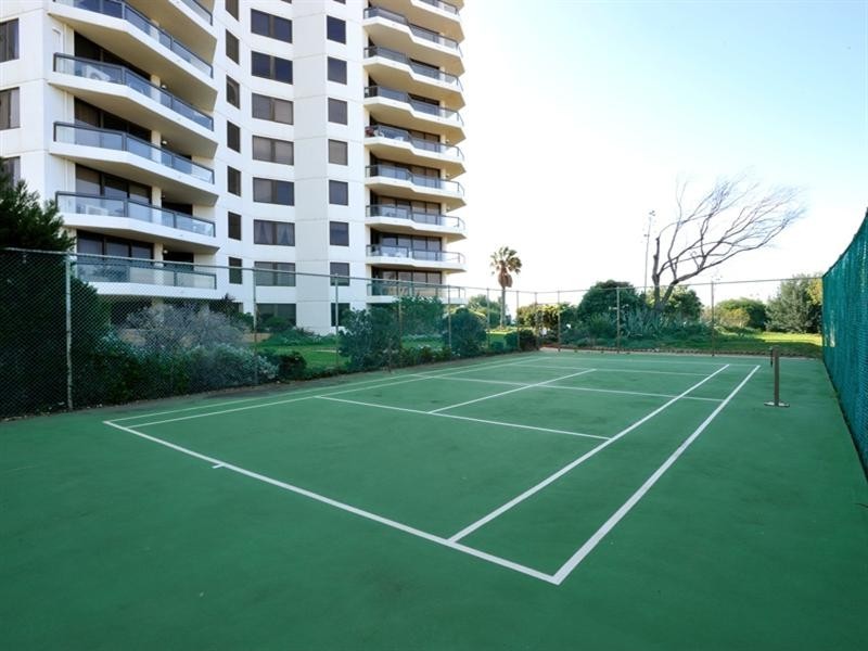 31/6A Valley Road, Halls Head WA 6210