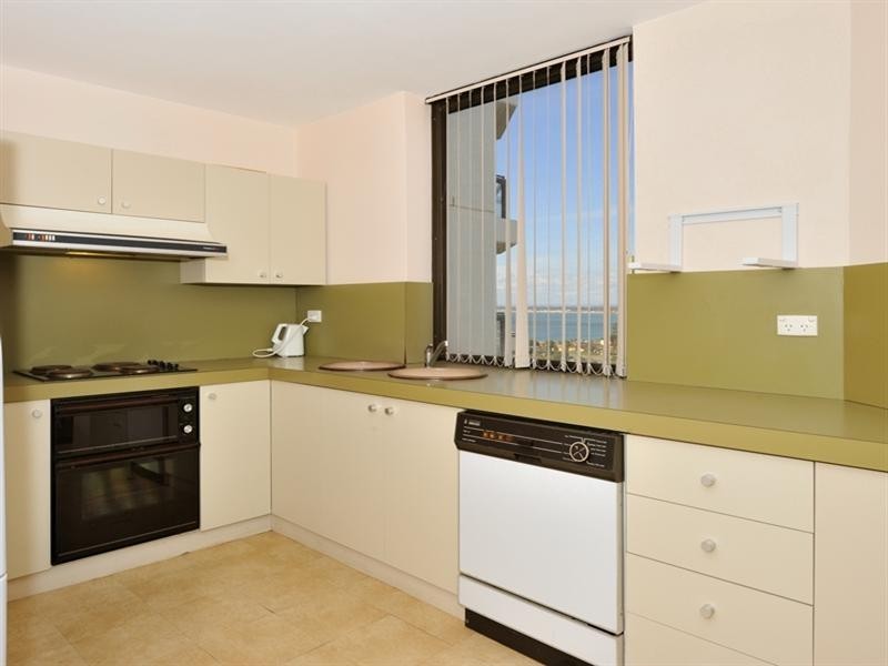 31/6A Valley Road, Halls Head WA 6210