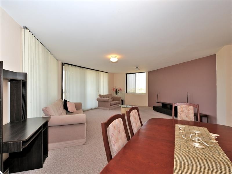 31/6A Valley Road, Halls Head WA 6210