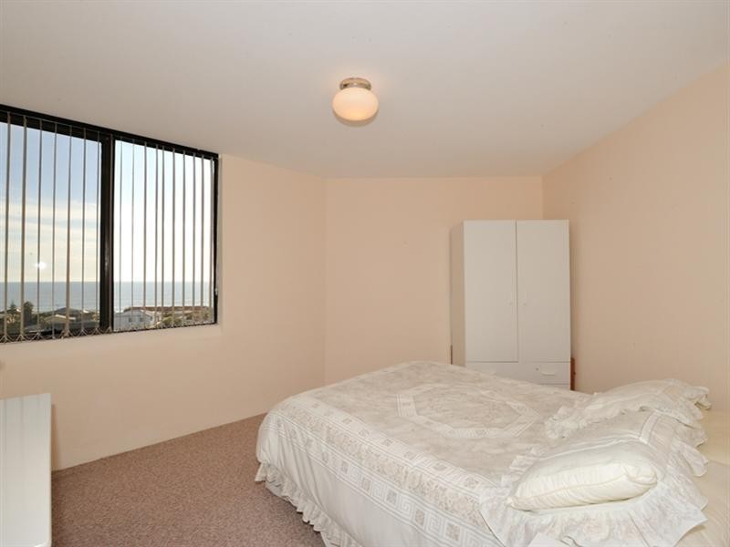 31/6A Valley Road, Halls Head WA 6210