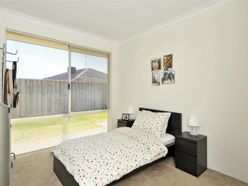 9 Senecio Way, Halls Head WA 6210