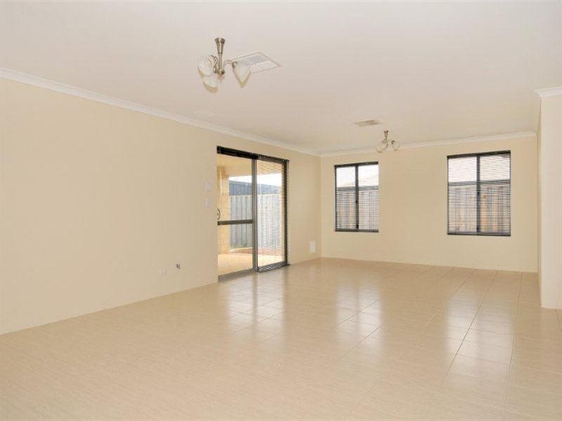 32 Carissa Turn, Halls Head WA 6210