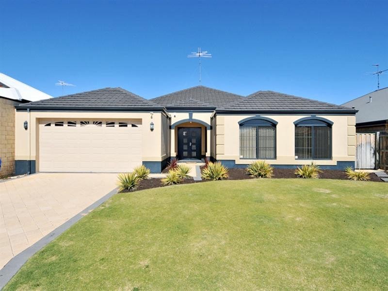 5 Binda Way, Halls Head WA 6210
