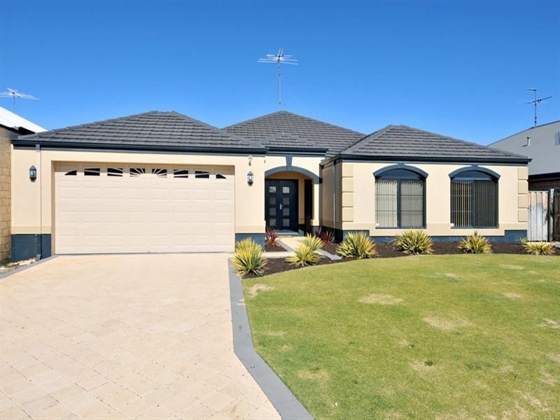5 Binda Way, Halls Head WA 6210