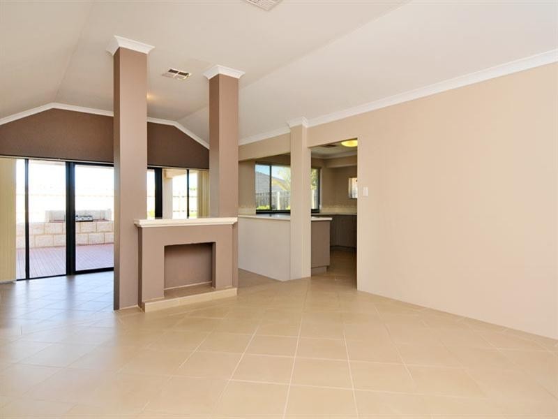 5 Binda Way, Halls Head WA 6210