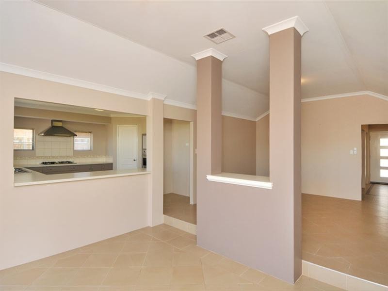 5 Binda Way, Halls Head WA 6210