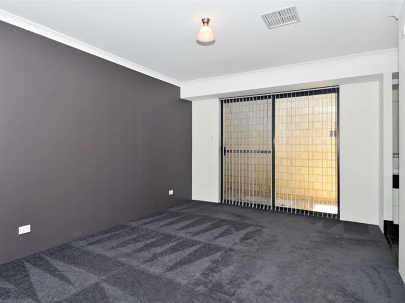 5 Binda Way, Halls Head WA 6210