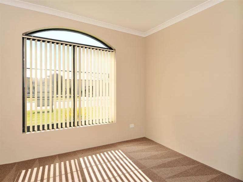 5 Binda Way, Halls Head WA 6210