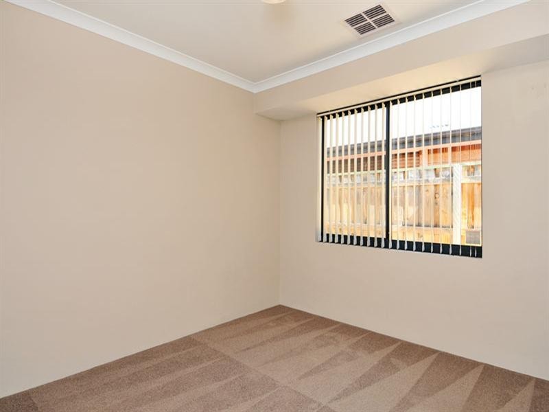 5 Binda Way, Halls Head WA 6210