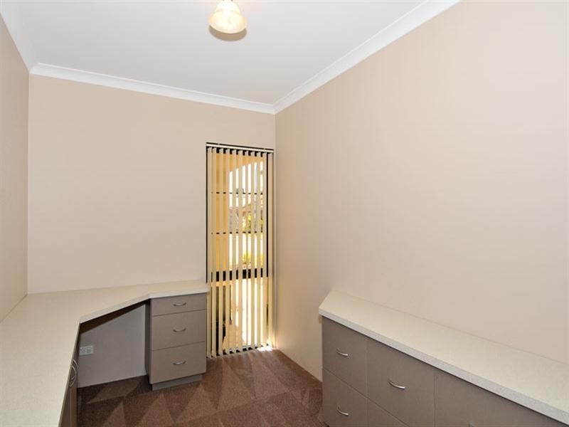 5 Binda Way, Halls Head WA 6210