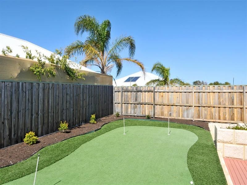 5 Binda Way, Halls Head WA 6210