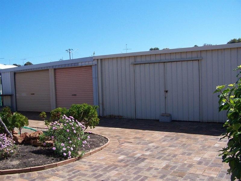 8 Linley Street, Wannanup WA 6210