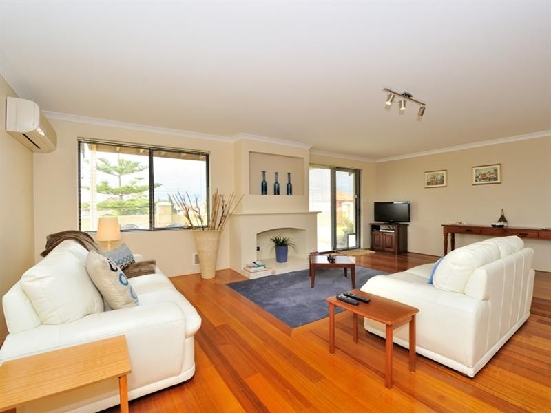 76 Alexis Circle, Wannanup WA 6210