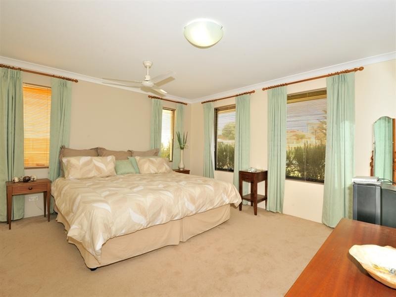 76 Alexis Circle, Wannanup WA 6210