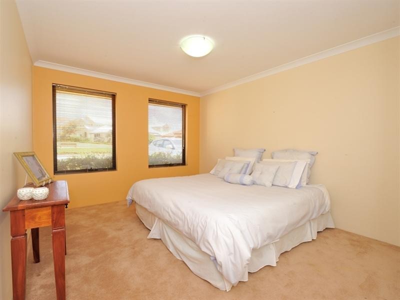 76 Alexis Circle, Wannanup WA 6210