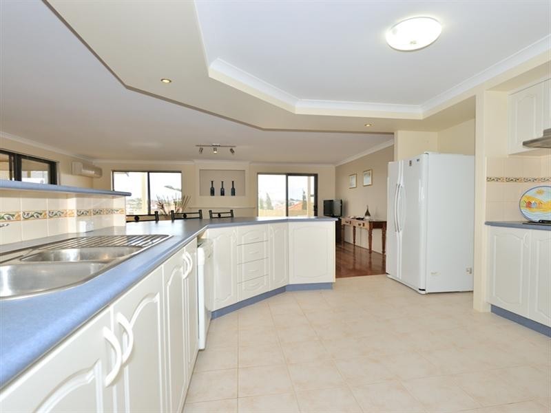 76 Alexis Circle, Wannanup WA 6210