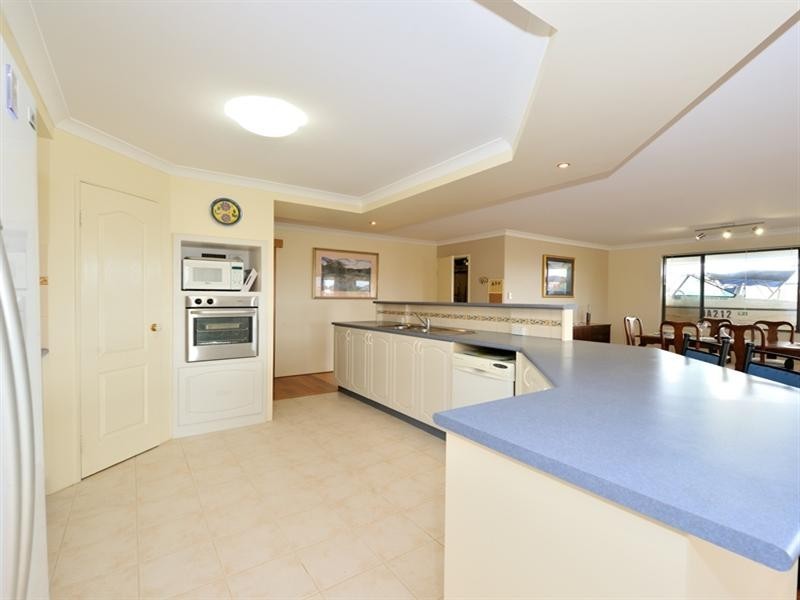 76 Alexis Circle, Wannanup WA 6210