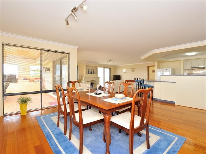 76 Alexis Circle, Wannanup WA 6210