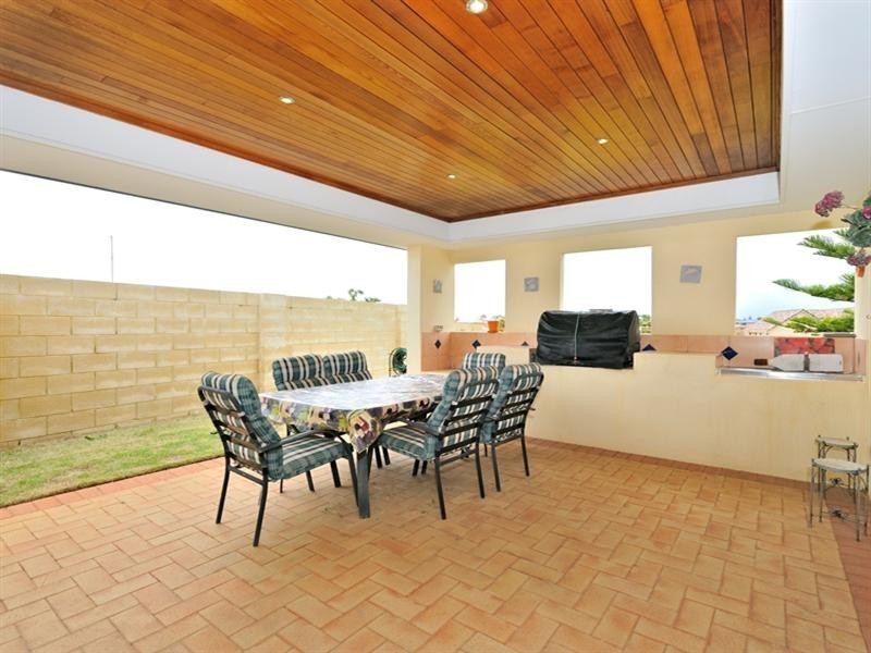 76 Alexis Circle, Wannanup WA 6210