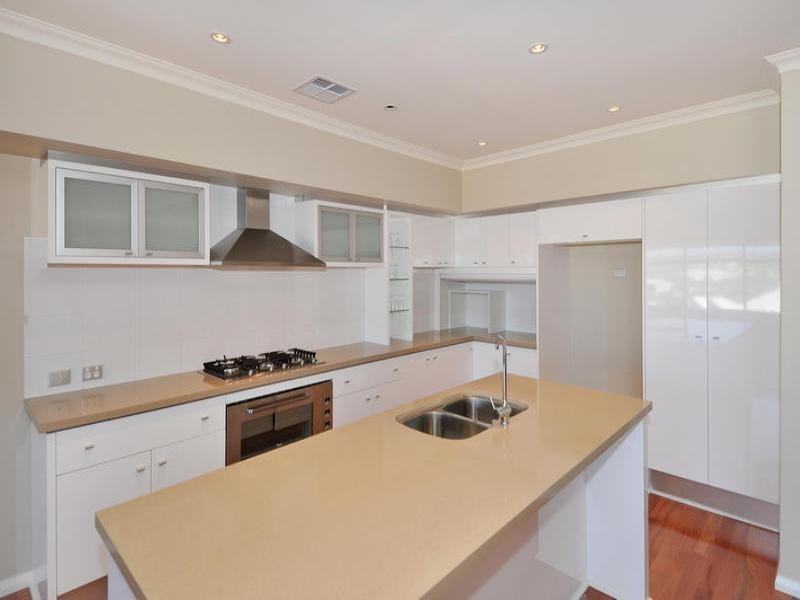 30 Voyager Close, Wannanup WA 6210