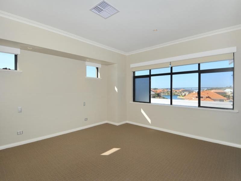 30 Voyager Close, Wannanup WA 6210