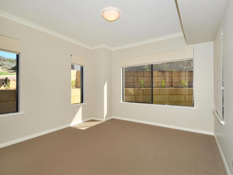 30 Voyager Close, Wannanup WA 6210