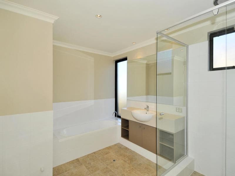 30 Voyager Close, Wannanup WA 6210