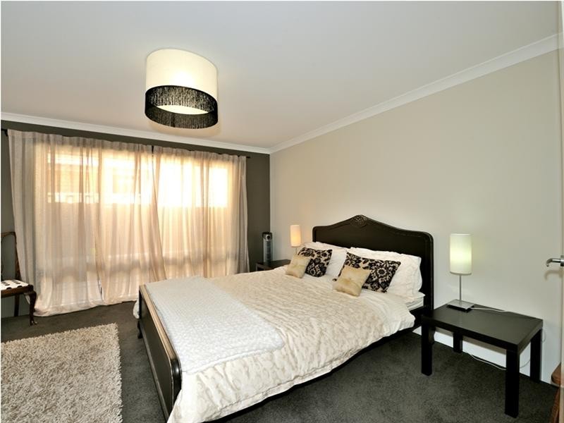 5 Maywood Way, Wannanup WA 6210