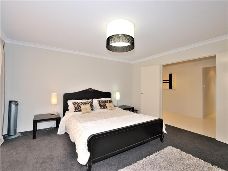 5 Maywood Way, Wannanup WA 6210