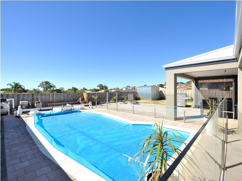 5 Maywood Way, Wannanup WA 6210