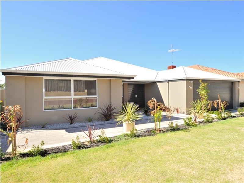 5 Maywood Way, Wannanup WA 6210