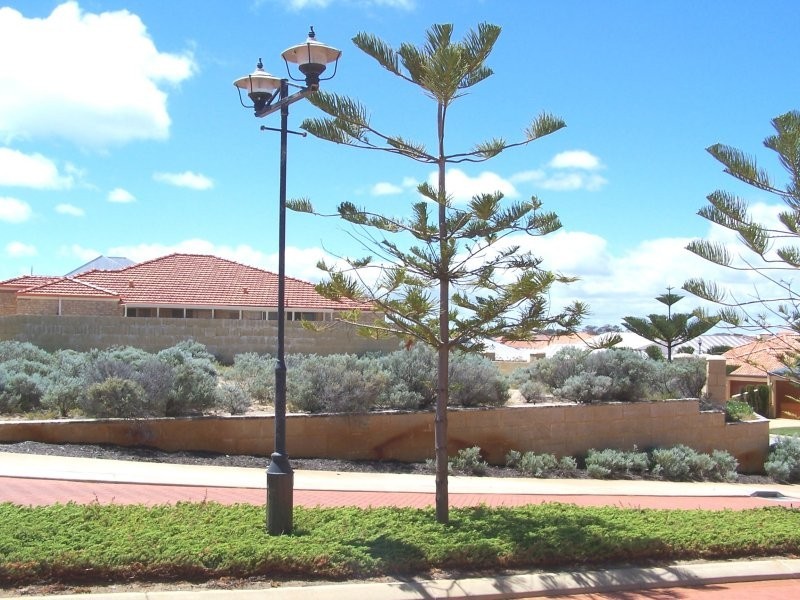 2 Alexis Circle, PORT BOUVARD, Wannanup WA 6210