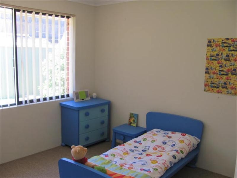 203 Peelwood Parade, Halls Head WA 6210