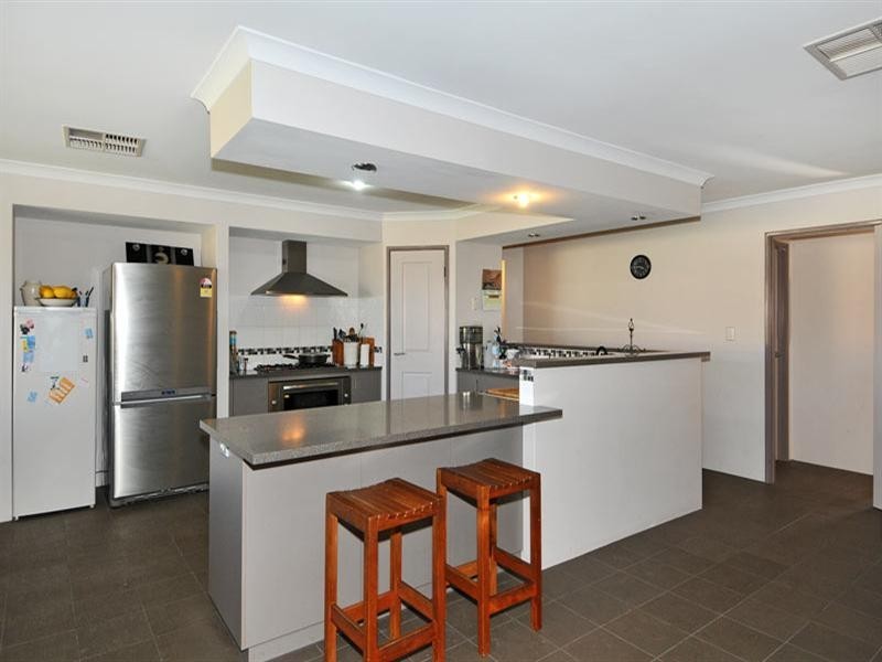 37 Karon Vista, Halls Head WA 6210