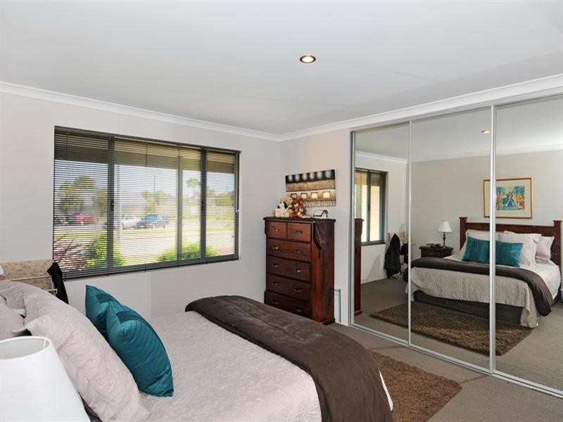 37 Karon Vista, Halls Head WA 6210