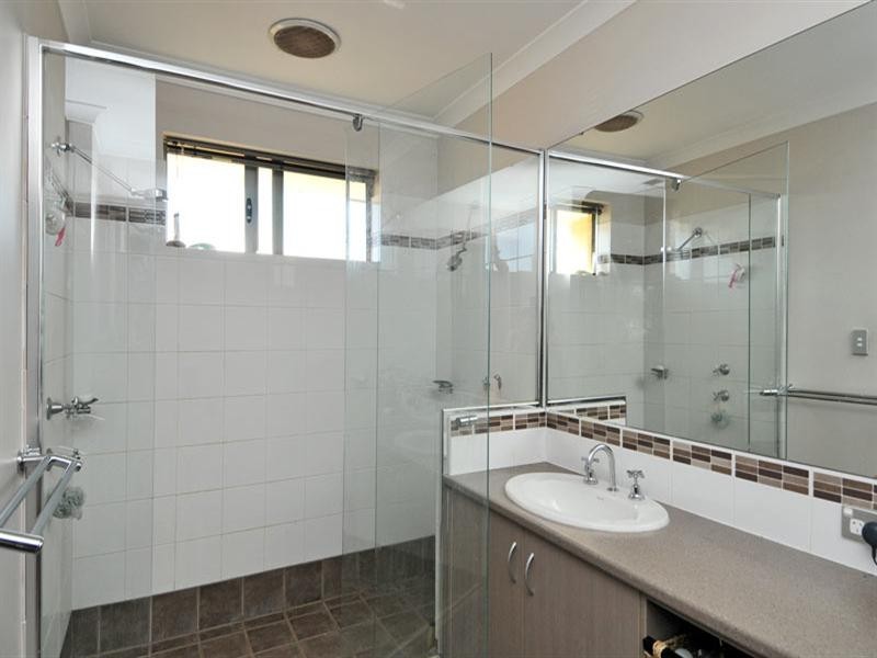 37 Karon Vista, Halls Head WA 6210