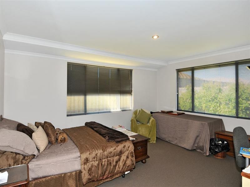 37 Karon Vista, Halls Head WA 6210