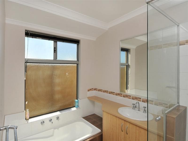 37 Karon Vista, Halls Head WA 6210