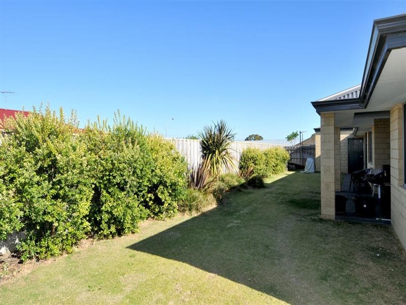 37 Karon Vista, Halls Head WA 6210