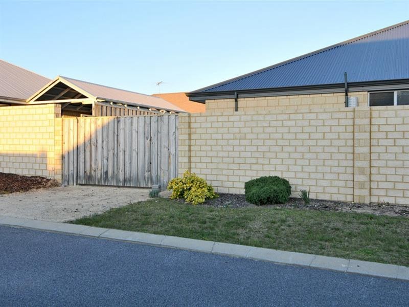 37 Karon Vista, Halls Head WA 6210