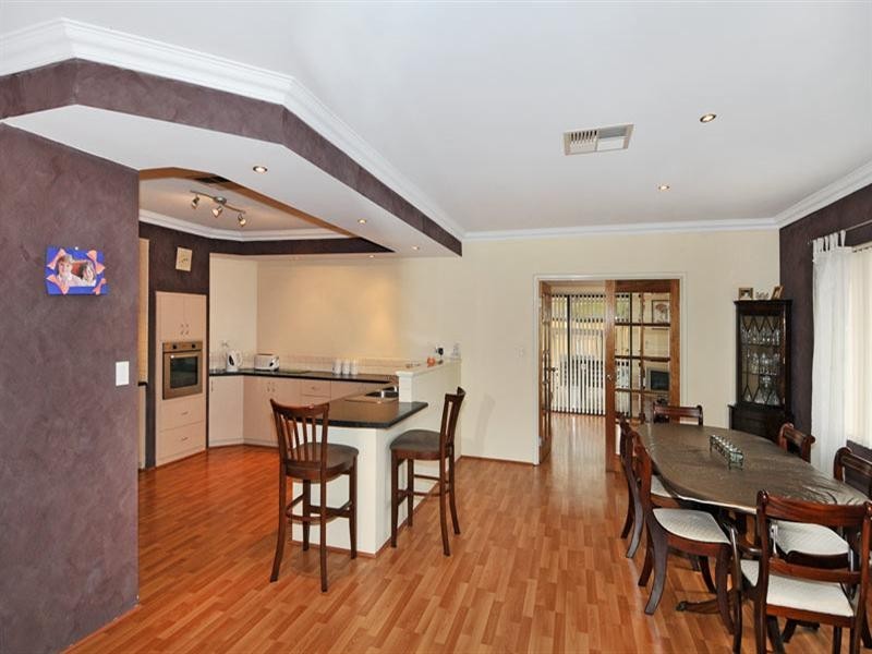 33 Grasshill Grange, Halls Head WA 6210