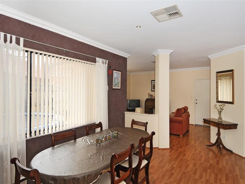 33 Grasshill Grange, Halls Head WA 6210