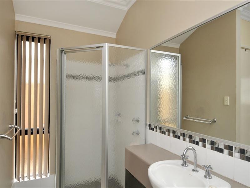 33 Grasshill Grange, Halls Head WA 6210