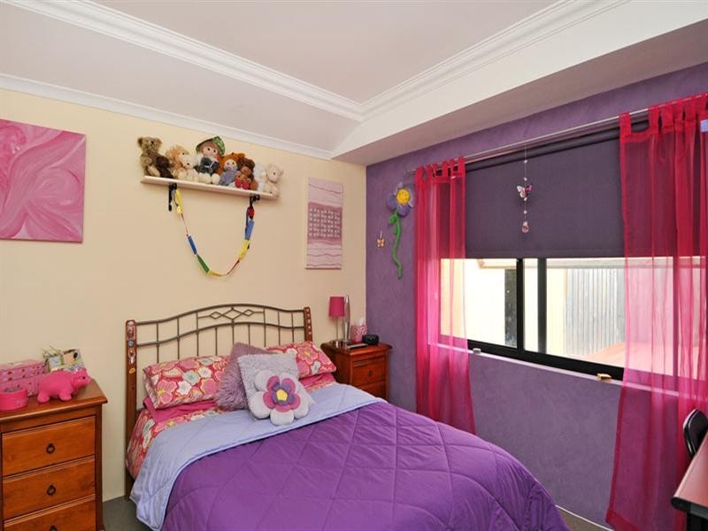 33 Grasshill Grange, Halls Head WA 6210