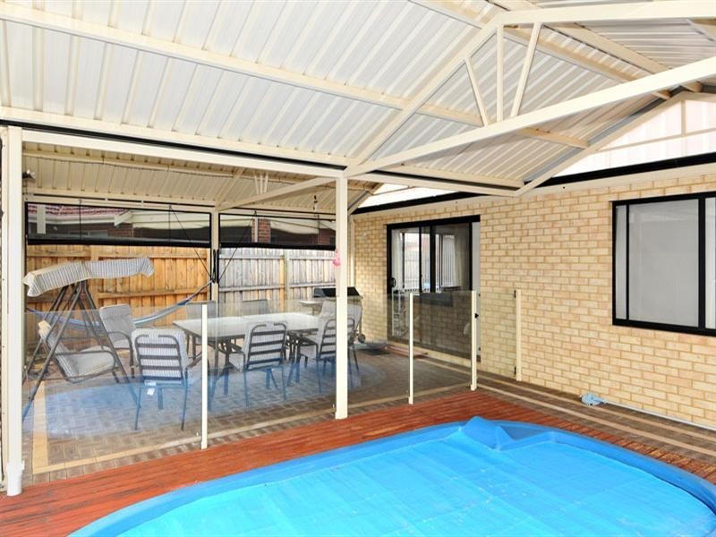 33 Grasshill Grange, Halls Head WA 6210