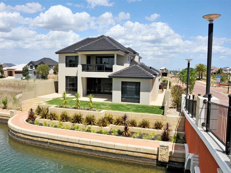 1 Gael Place, Dudley Park WA 6210