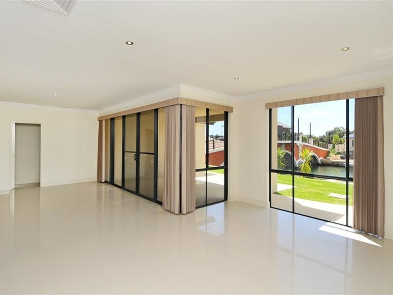 1 Gael Place, Dudley Park WA 6210